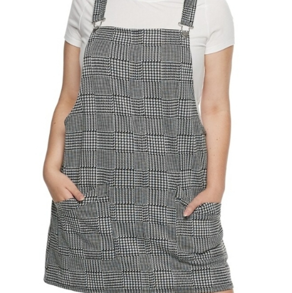 Junior's Plus Size Overall dress with Pockets